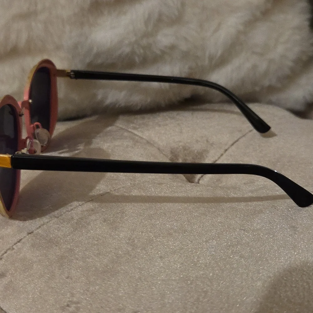 Stylish Mirrored Pink, Gold And Black Sunglasses